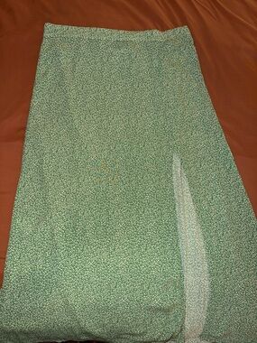 H&M Green Ditsy Floral Maxi Skirt